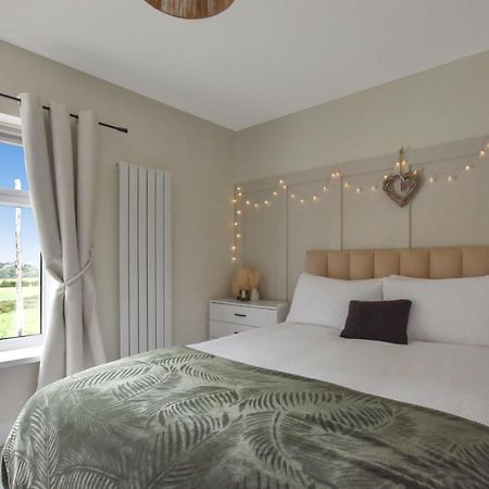 A Spacious Home From Home With Spectacular Views Heywood Exterior photo